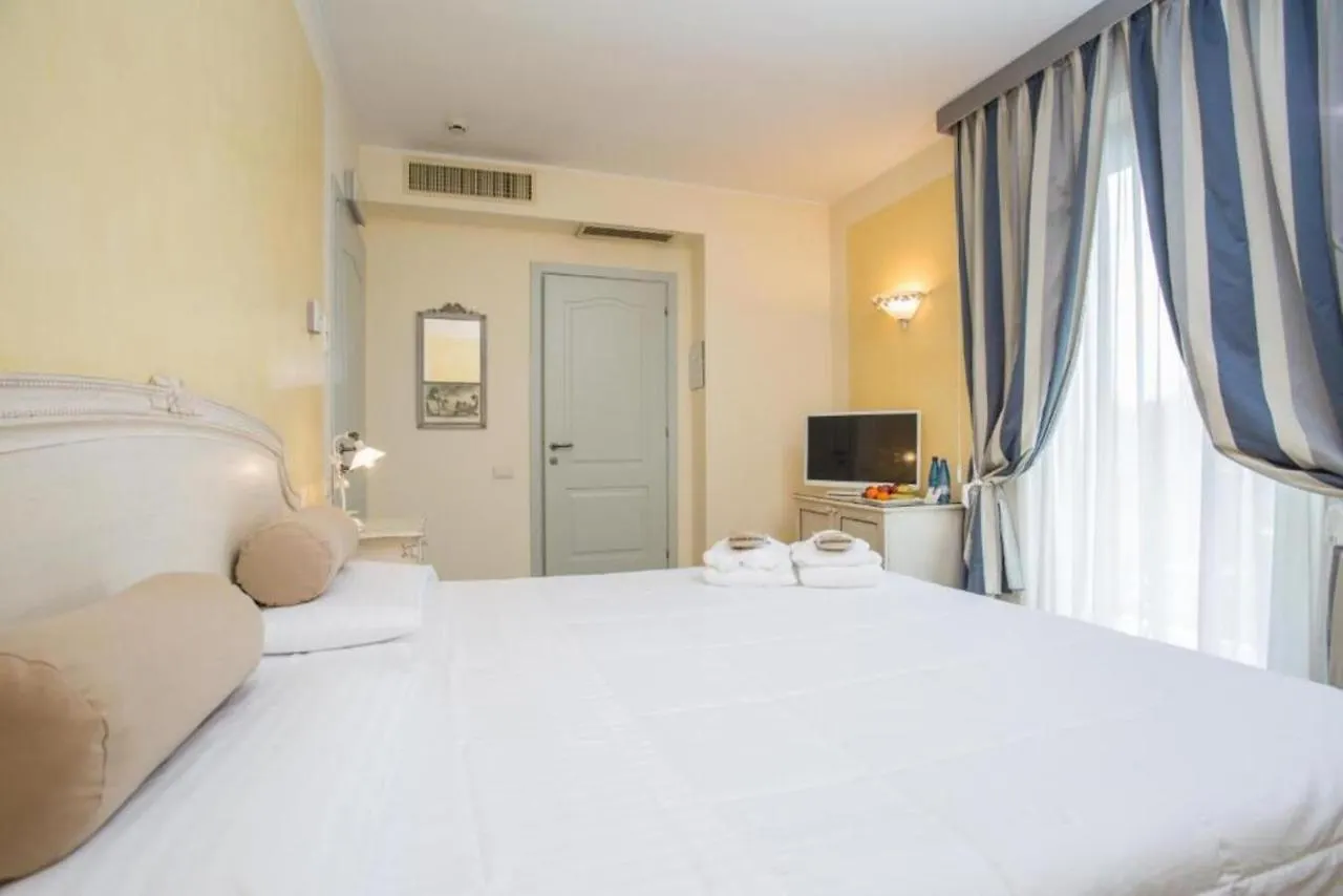 Hotel Spiaggia D'Oro - Charme & Boutique - Garda Lake Collection Salò 4*,  Włochy